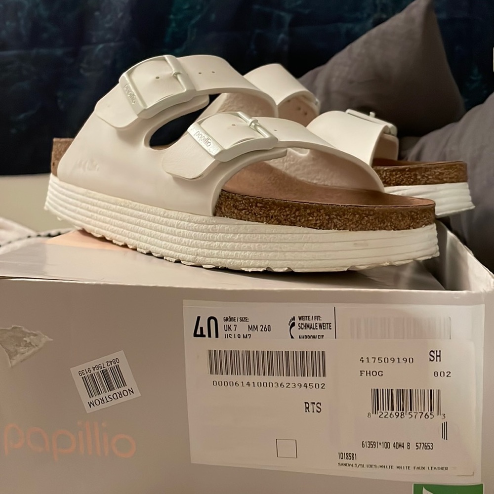 PAPILLIO BY BIRKENSTOCK! Like new, worn a couple times!